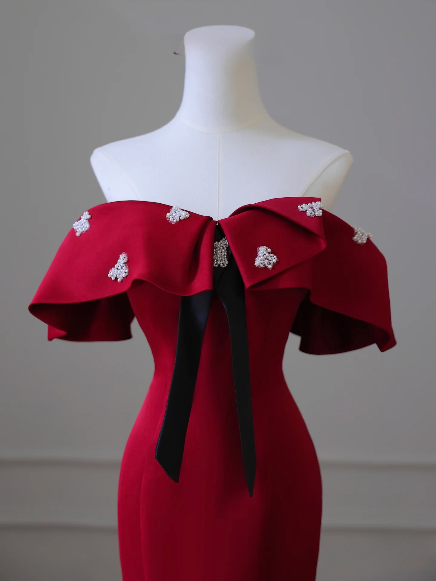 Mermaid Off The Shoulder Red Satin Floor Length Stunning Prom Dresses 2026 Inspiration Prom Dress Princess Graduation Dress AU013