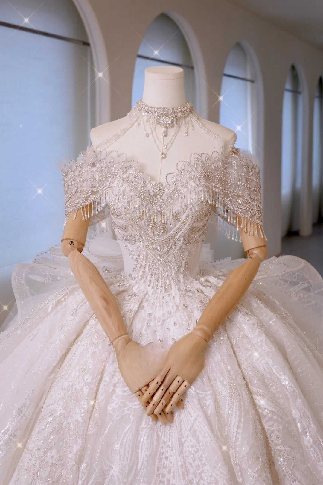 Luxury Women's Ball Gown Off The Shoulder With Beaded Pleated White Satin Floor Length Wedding Dresses AU016