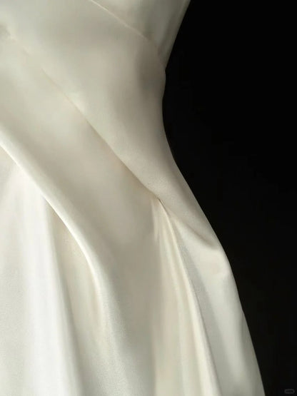 Modern Minimalist A Line Strapless Sleeveless Satin Brides Gown Bridal Dress Wedding Dresses Style RB6579
