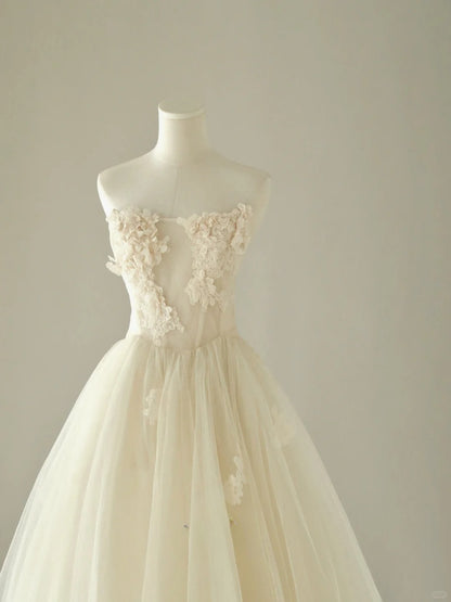 Simple Ball Gown Strapless Ivory Cream Tulle Groom Brides Gown Bridal Dress Style Long Wedding Dresses RB6982