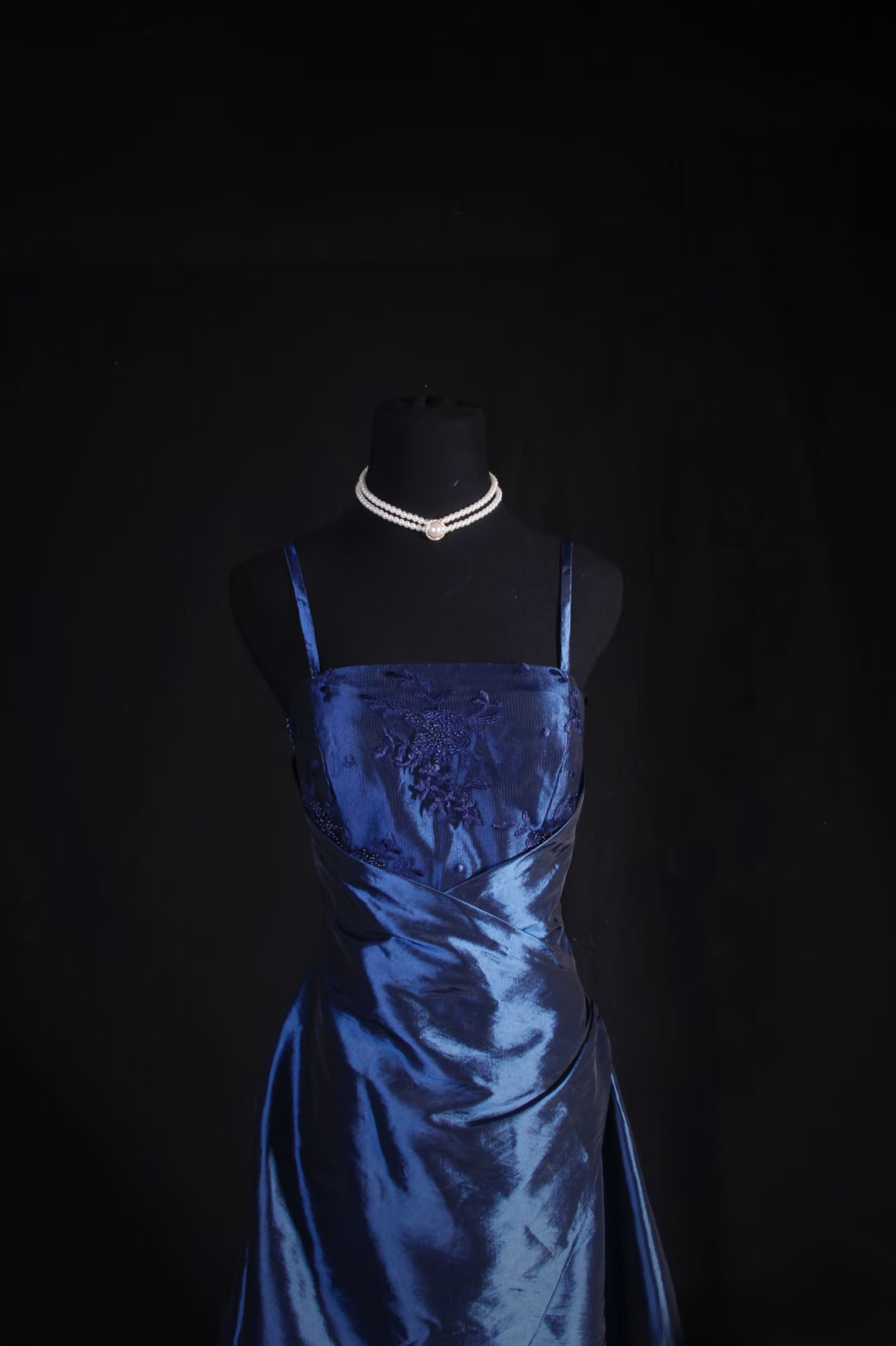 Retro Prom Dresses A Line Navy Blue Spaghetti Strap 80s With Appliqued Lace Satin Vintage Fashion Long Prom Dresses Party Gowns AU031