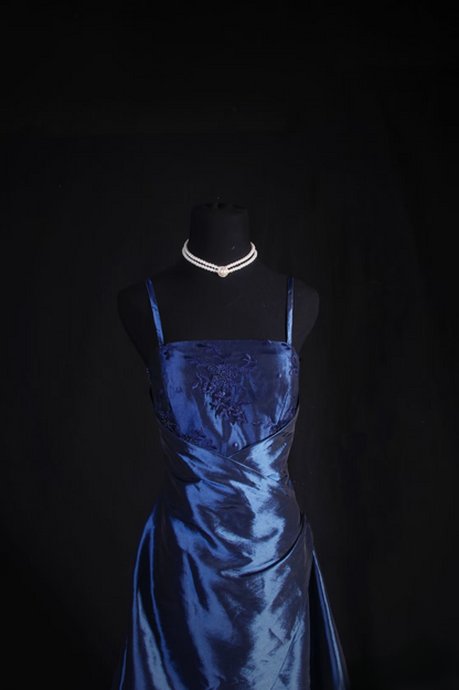 Retro Prom Dresses A Line Navy Blue Spaghetti Strap 80s With Appliqued Lace Satin Vintage Fashion Long Prom Dresses Party Gowns AU031