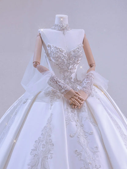 Romantic Women's Ball Gown Sweetheart With Long Sleeves Appliqued White Lace Satin Sweep Train Wedding Dresses AU032