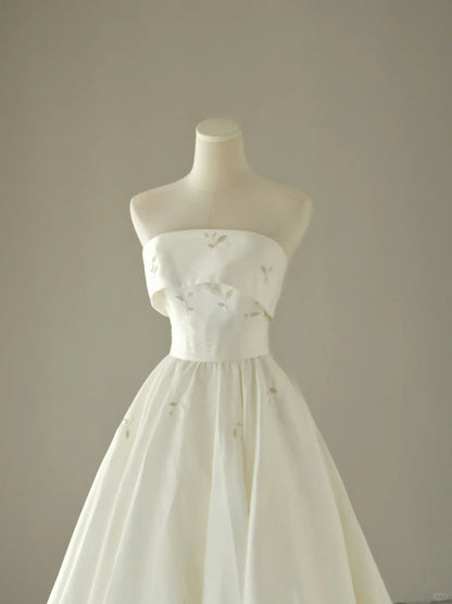 Simple Ball Gown Strapless White Groom Bride Gown Bridal Dress Style Wedding Dresses RB6985
