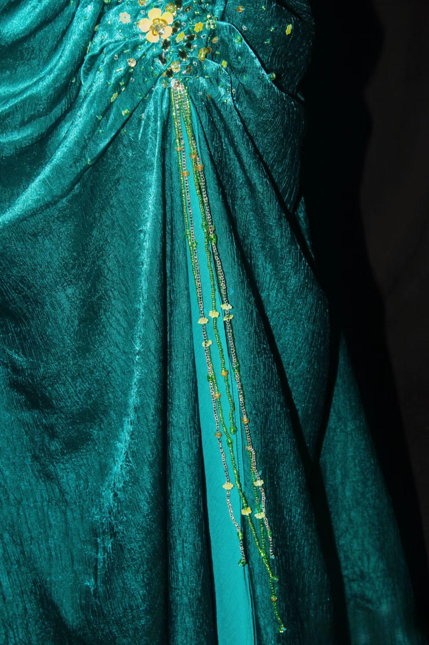Retro Prom Dresses Mermaid Halter Green With Gold Beaded 70s Pleated Vintage Fashion Long Prom Dresses Party Gowns AU041