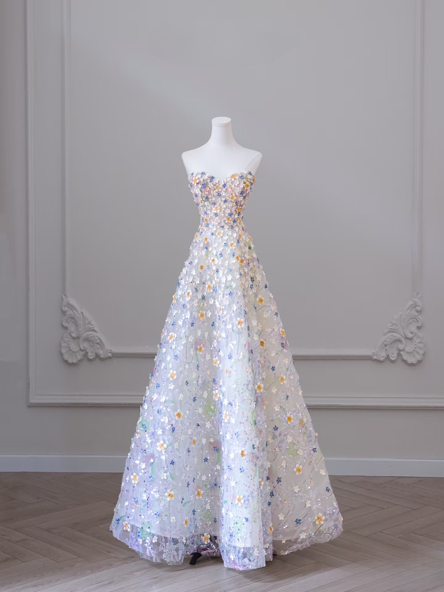 Modest Ball Gown Sweetheart Tulle White Floor Length Stunning Prom Dresses Inspiration Prom Dress Princess Formal Graduation Dress AU042