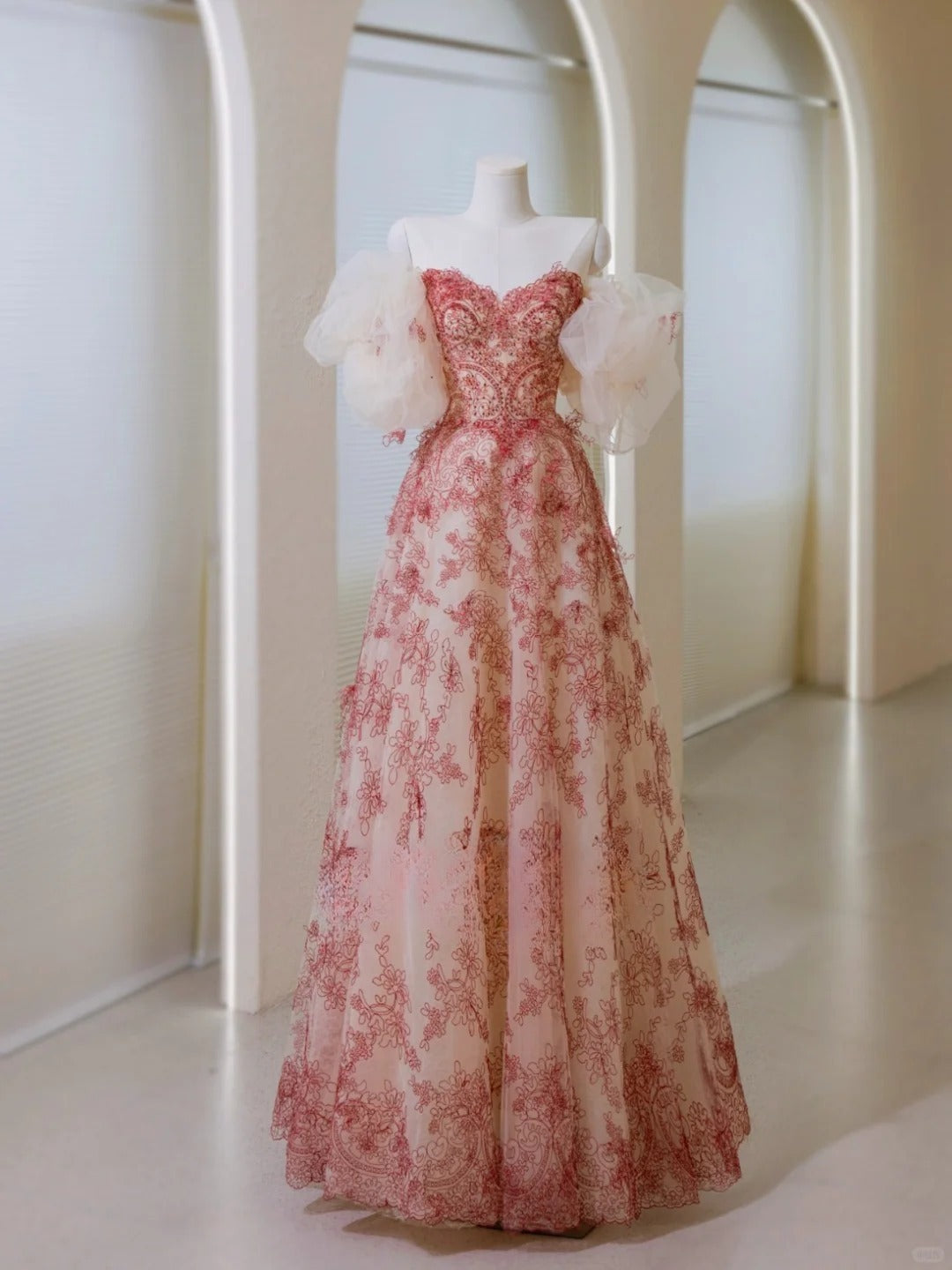 Unique Ball Gown Sweetheart Lace Prom Dresses Long Party Dress 20th Birthday Outfits Formal Gown AU043