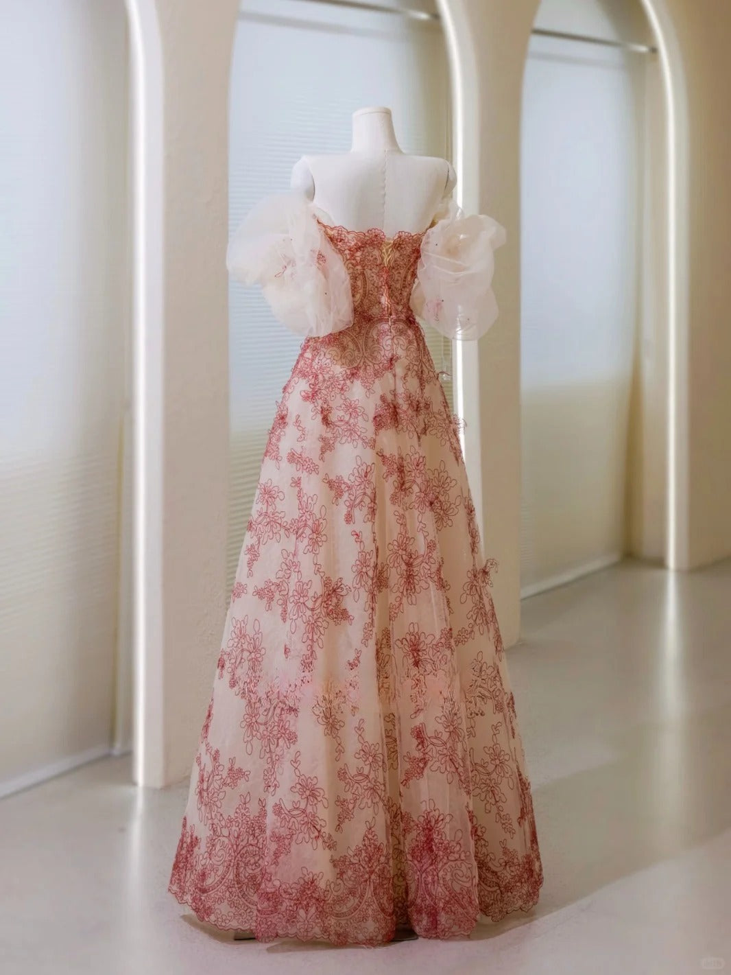 Unique Ball Gown Sweetheart Lace Prom Dresses Long Party Dress 20th Birthday Outfits Formal Gown AU043