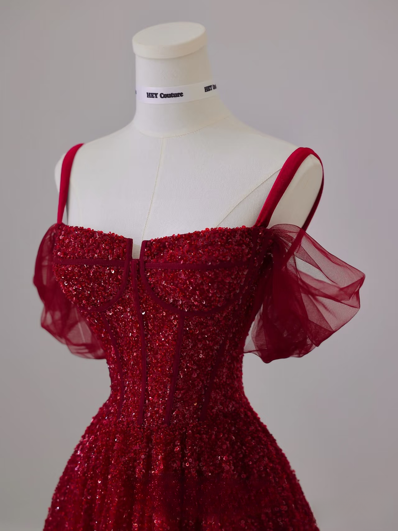 Elegant Ball Gown Spaghetti Straps Tulle Short Sleeves Burgundy Long Stunning Prom Dresses Inspiration Prom Gowns Princess Graduation Dress AU044