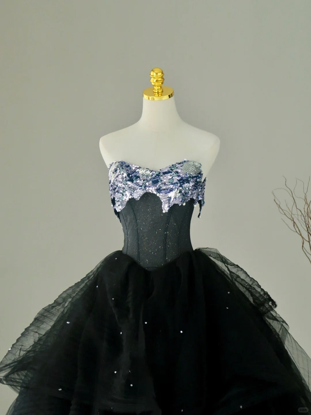 Charming Ball Gown Sweetheart Black Tulle Long Prom Dresses Sequins Prom Gowns AU061