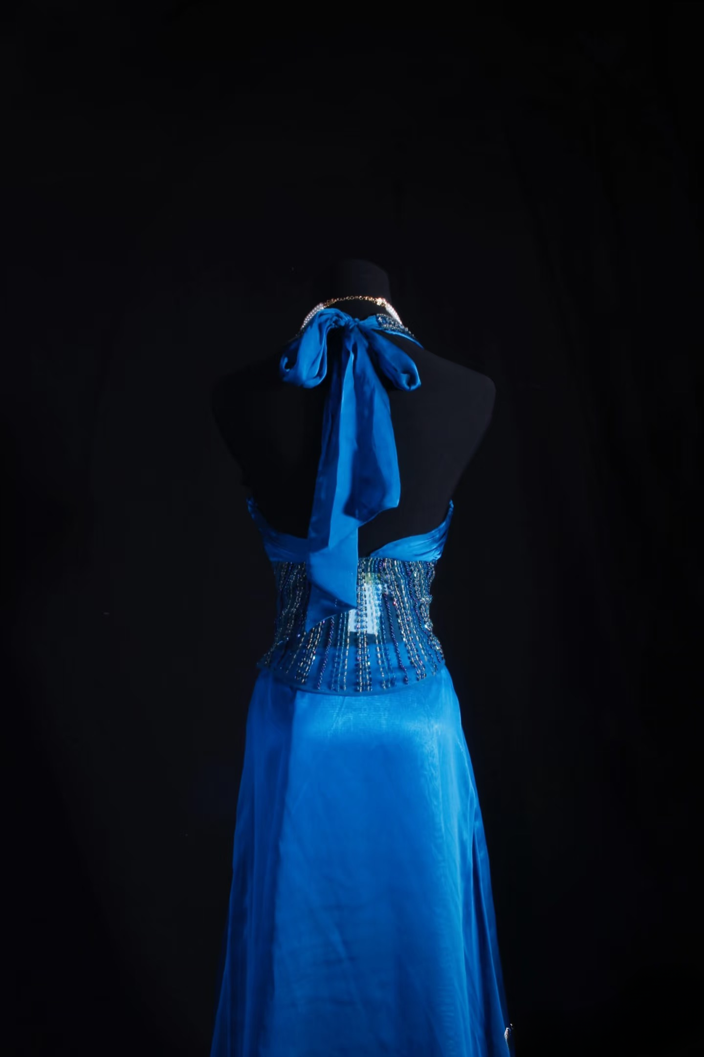 Vintage Prom Dresses 90s Formal A Line Halter Blue Satin Prom Dress Inspiration Long Prom Gown AU062