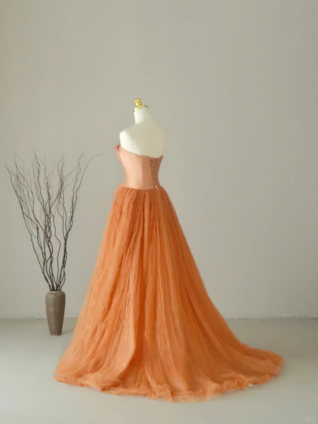 Charming Ball Gown Strapless Tulle Sleeveless Prom Dresses Long Prom Gowns AU074