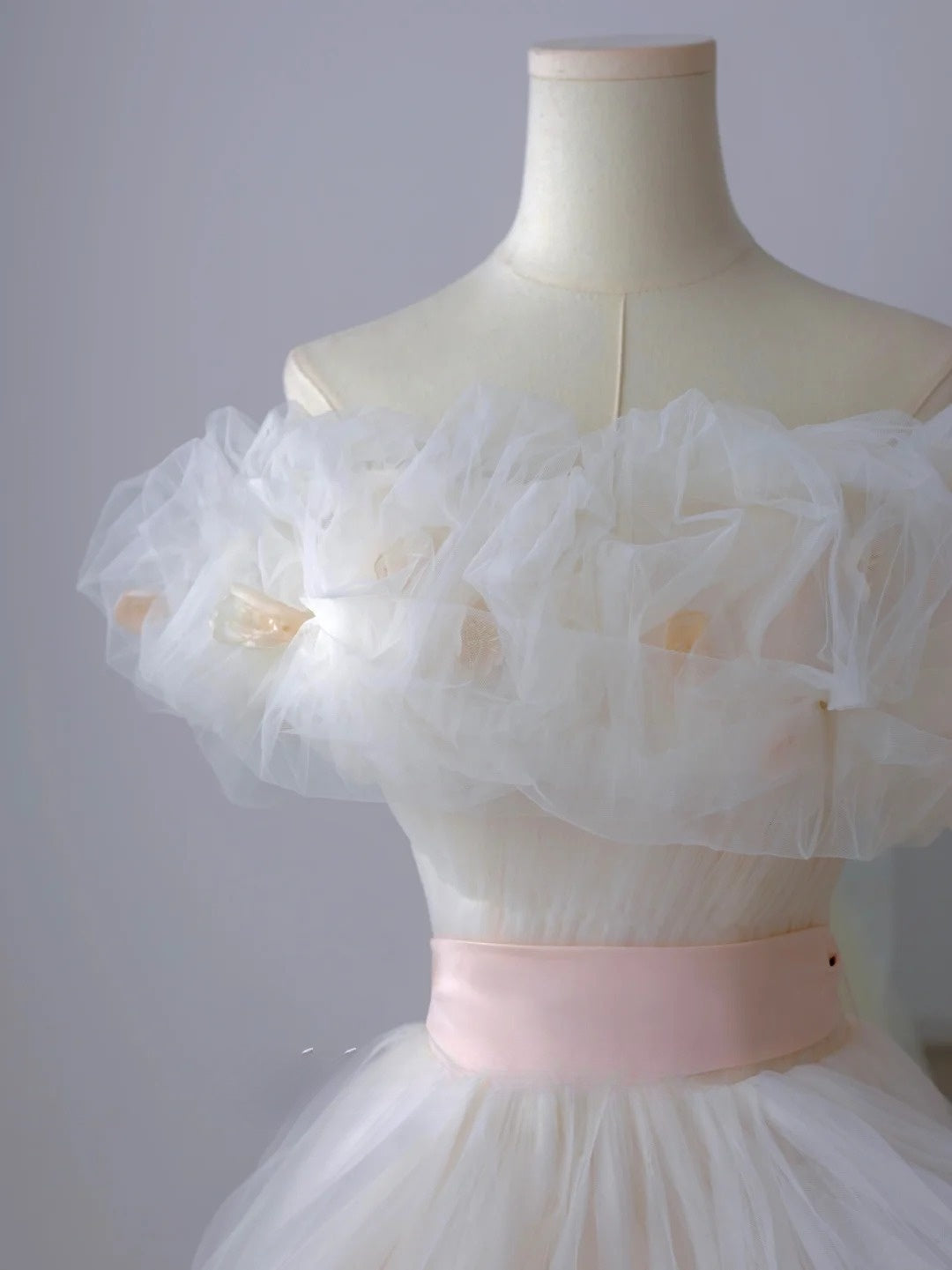 Classy Ball Gown Off The Shoulder Tulle Prom Dresses Long Party Dress Evening Outfits Graduation Dress AU078