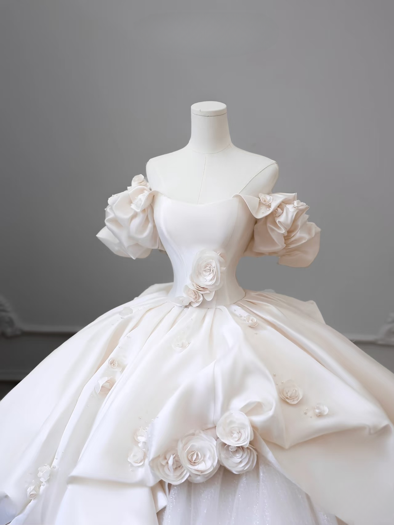 Dreamy Ball Gown Off The Shoulder Satin Short Sleeves White Long Flowers Wedding Dress Fairy Formal Wedding Dresses AU082