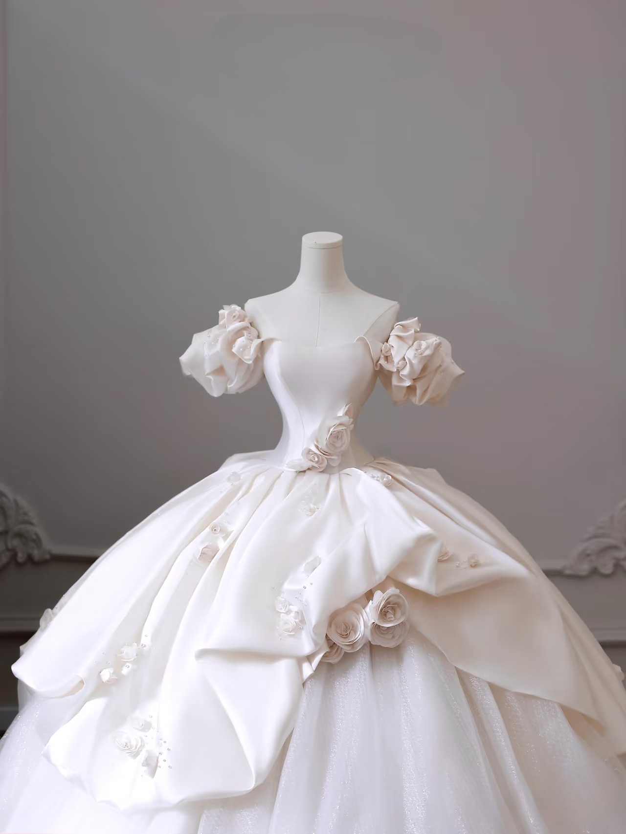 Dreamy Ball Gown Off The Shoulder Satin Short Sleeves White Long Flowers Wedding Dress Fairy Formal Wedding Dresses AU082
