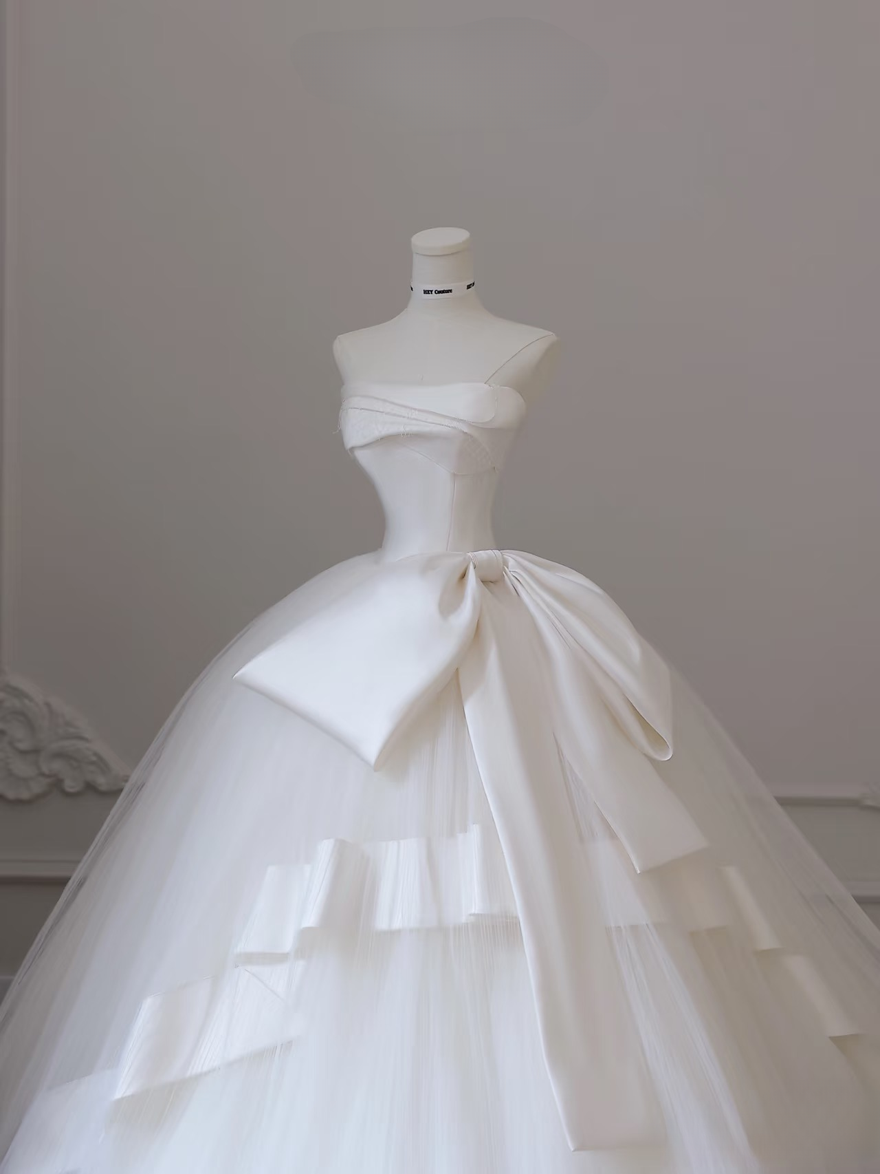 Dreamy Ball Gown Strapless Satin Tulle With Bow-knot White Long Wedding Dress Fairy Formal Wedding Dresses AU084