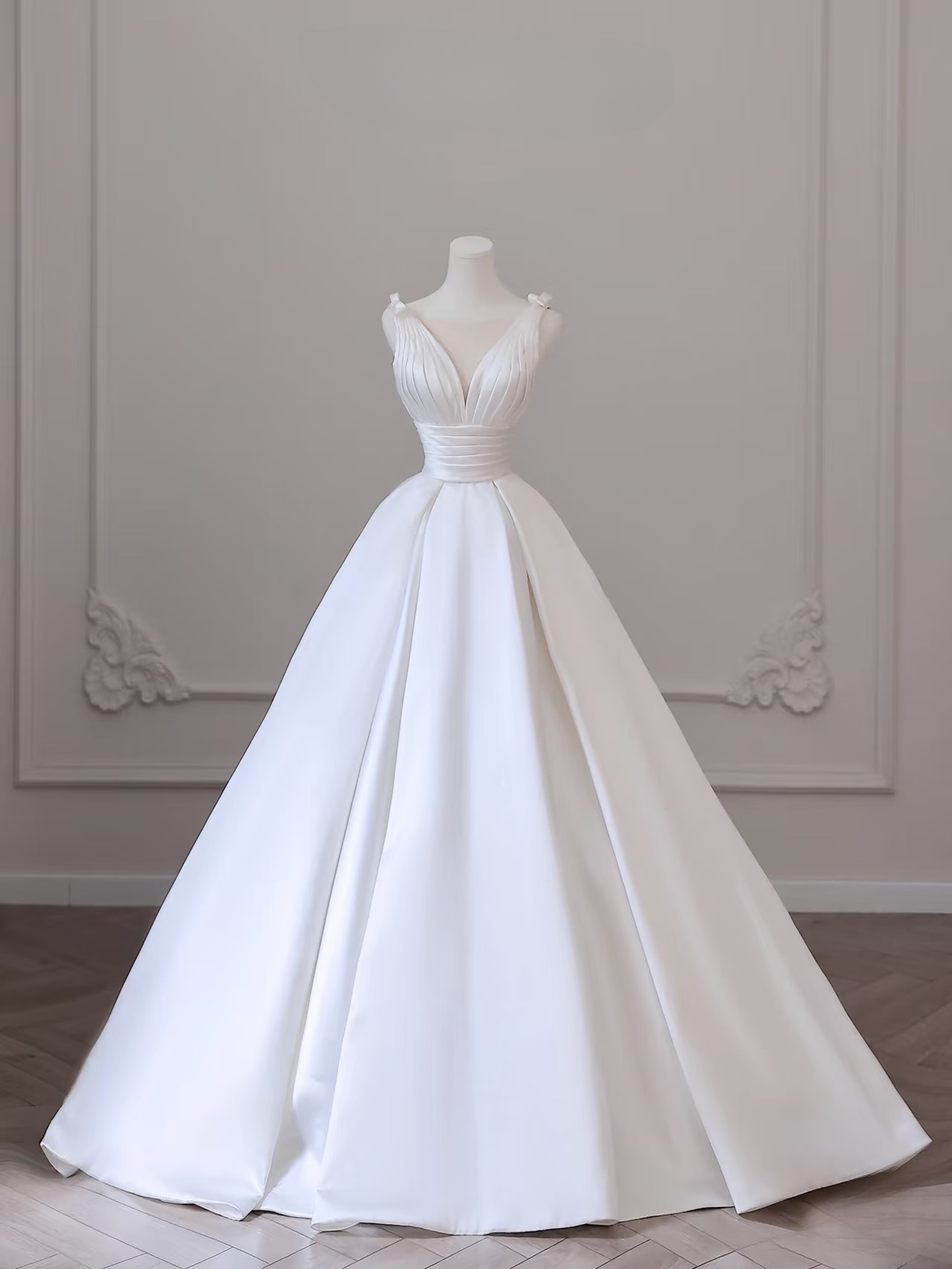 Simple Ball Gown V Neck Satin Pleated White Long Wedding Dress Fairy Formal Wedding Dresses AU089