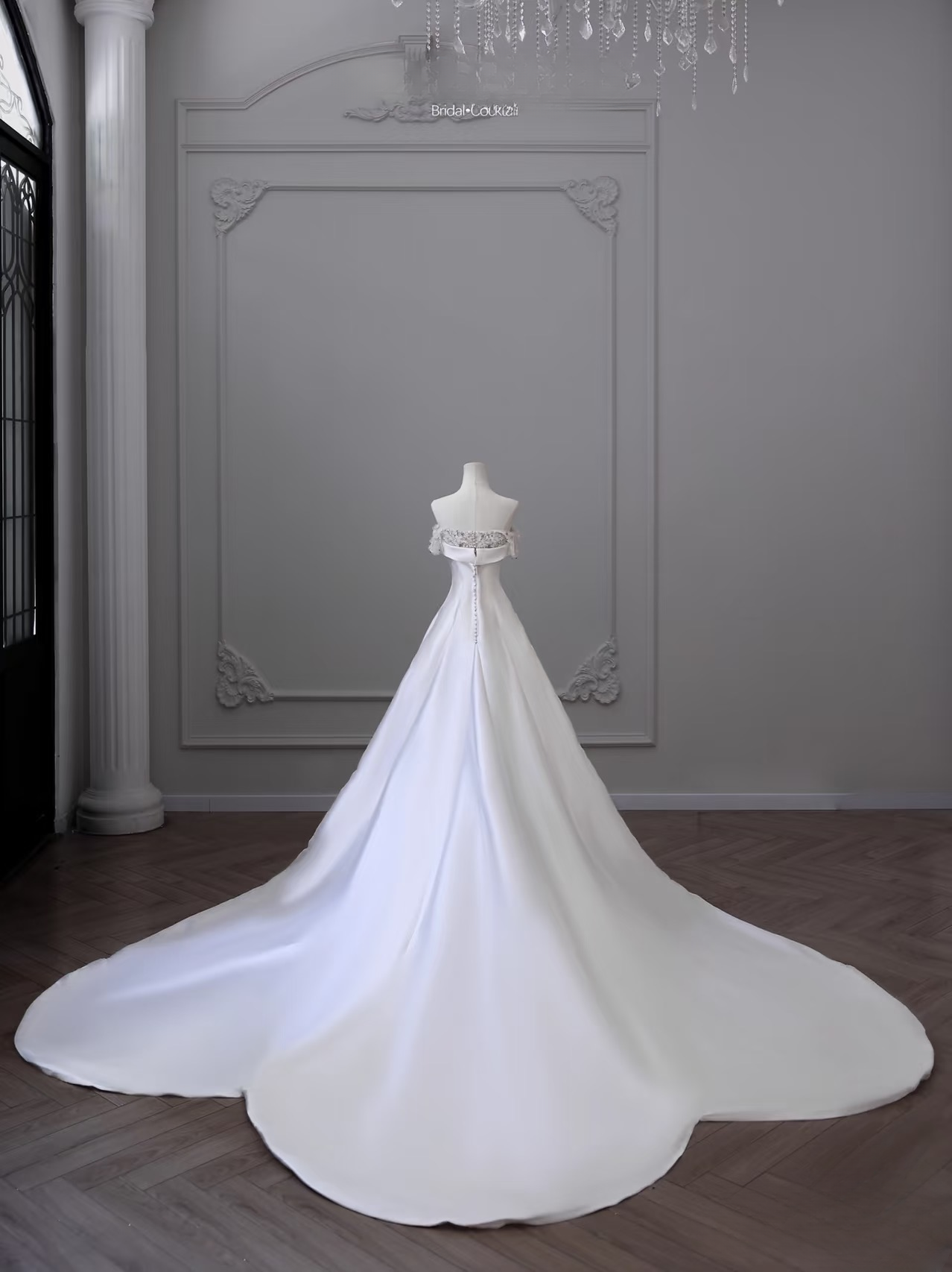 Modest Ball Gown Off The Shoulder Satin White Short Sleeves Wedding Dress Fairy Formal Wedding Dresses AU094