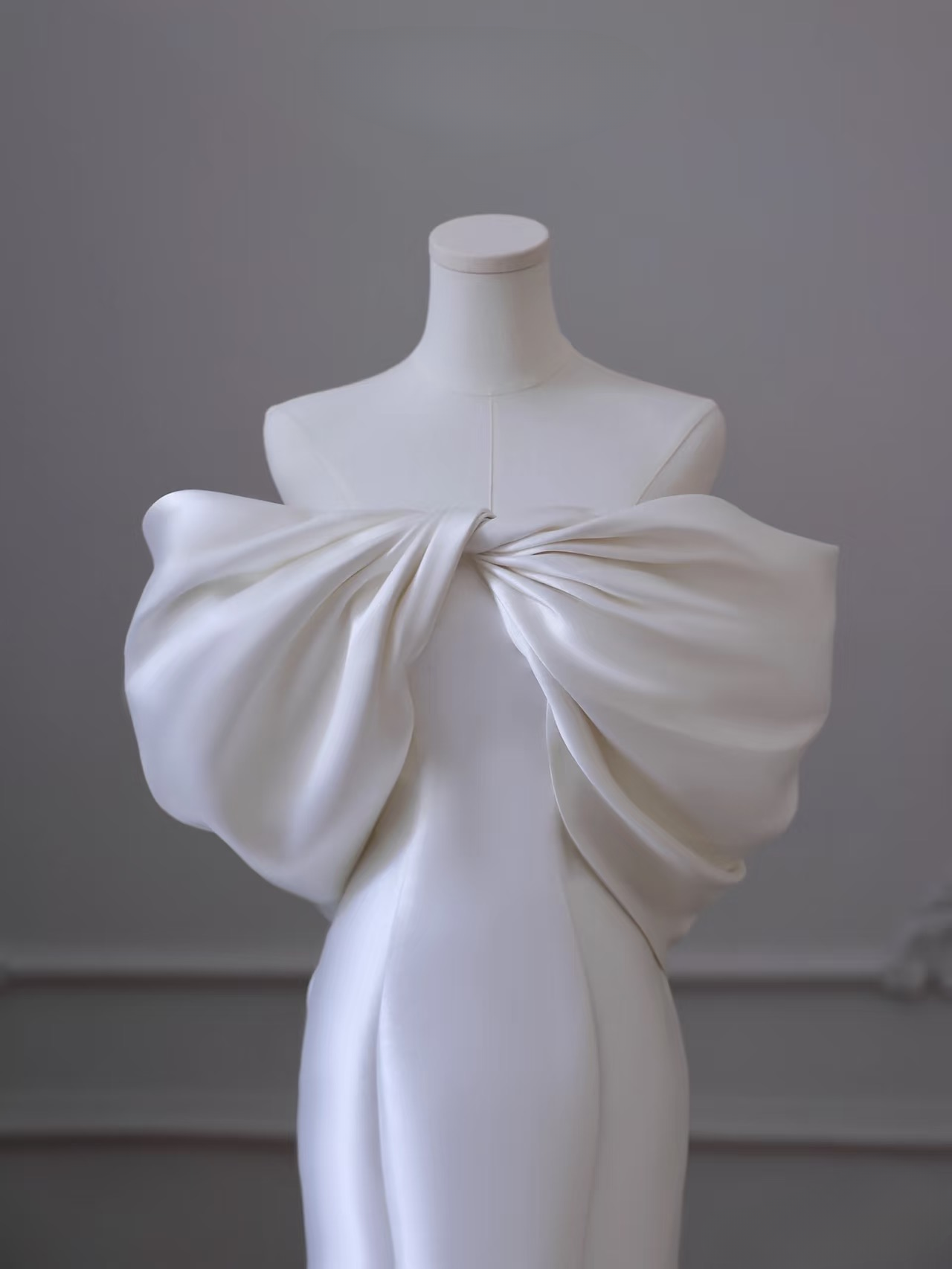Classic Mermaid Strapless White Satin Long Wedding Dress Fairy Formal Wedding Dresses AU085