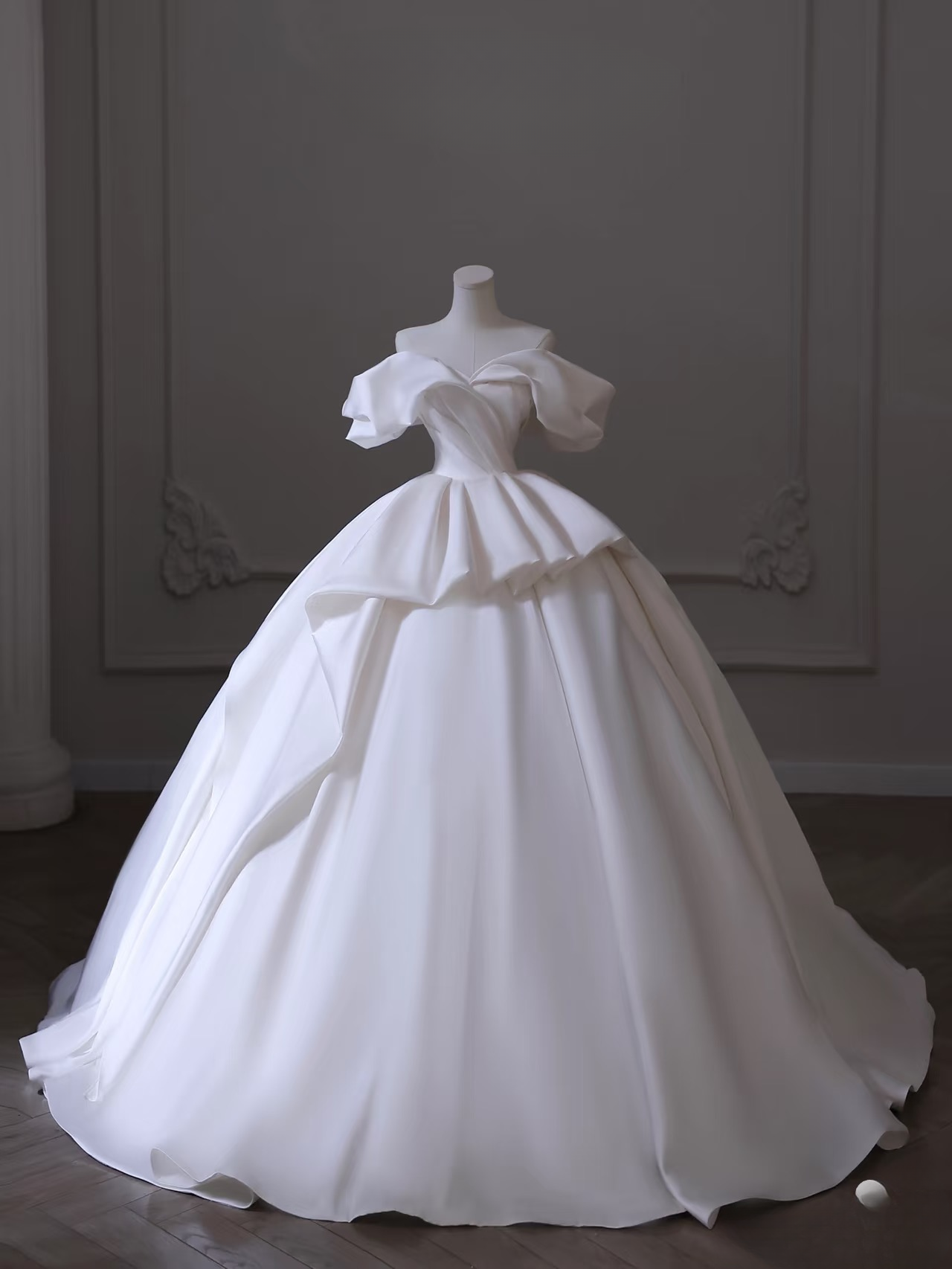Dreamy Ball Gown Off The Shoulder Satin White Short Sleeves Wedding Dress Fairy Formal Wedding Dresses AU108