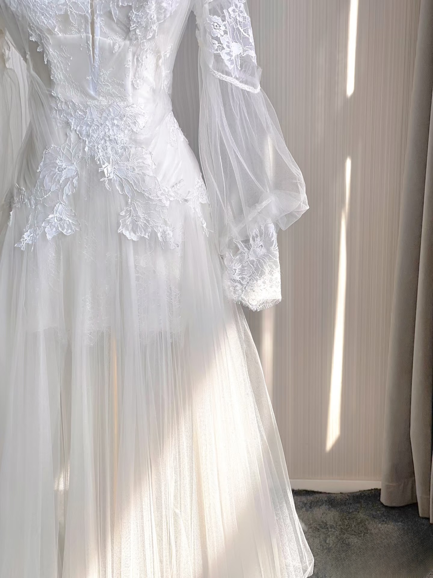 Dreamy A Line V Neck Tulle Lace White Lace Wedding Dress Fairy Formal Wedding Dresses AU126