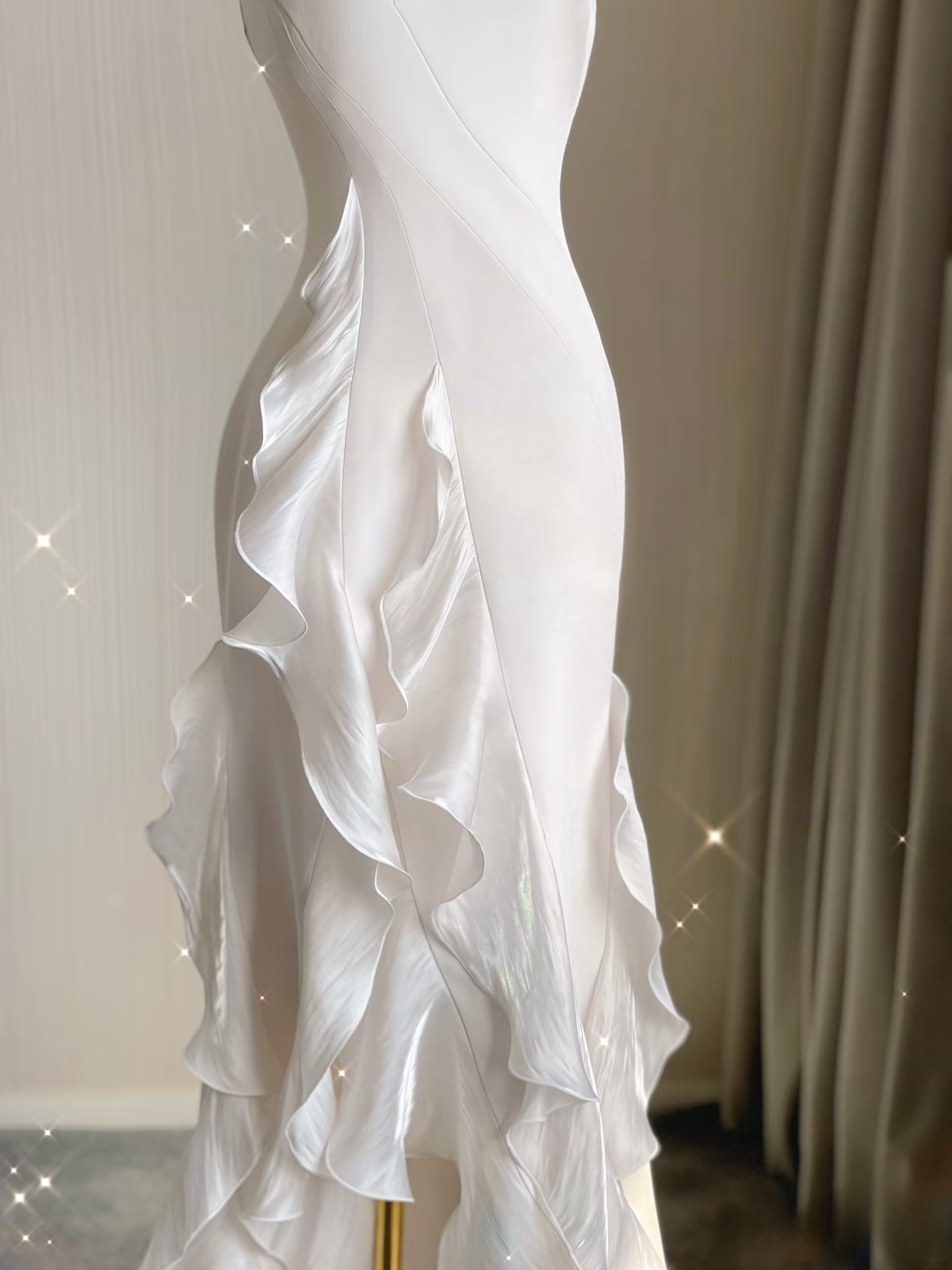 Dream Mermaid Scoop Satin White Layers Wedding Dress Fairy Formal Wedding Dresses AU131