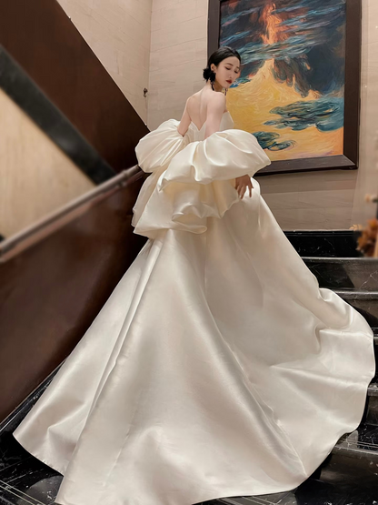 Dream Ball Gown Sweetheart Satin White Wedding Dress With Cape Fairy Formal Wedding Dresses AU134