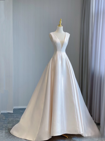 Dream Ball Gown V Neck Sleeveless Satin White Wedding Dress Fairy Formal Brides Gown Wedding Dresses AU138