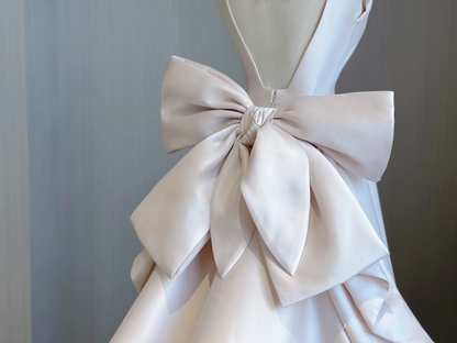 Dream Ball Gown V Neck Sleeveless Satin White Wedding Dress Fairy Formal Brides Gown Wedding Dresses AU138