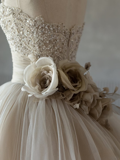 Dream Ball Gown Strapless Champagne Sleeveless Tulle Wedding Dress With Beads Fairy Formal Brides Gown Wedding Dresses AU142