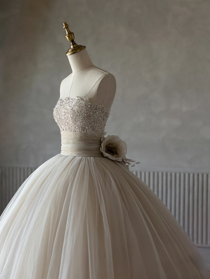 Dream Ball Gown Strapless Champagne Sleeveless Tulle Wedding Dress With Beads Fairy Formal Brides Gown Wedding Dresses AU142