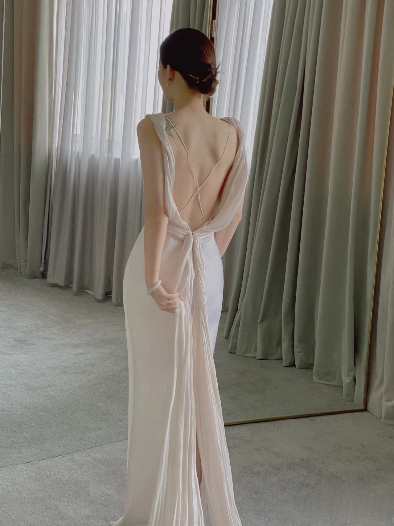 Dream Mermaid V Neck Sleeveless Satin Wedding Dress Fairy Formal Brides Gown Wedding Dresses AU147