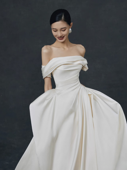 Dream Ball Gown Off The Shoulder Satin Wedding Dress With Sleeves Fairytale Formal Wedding Dresses AU150