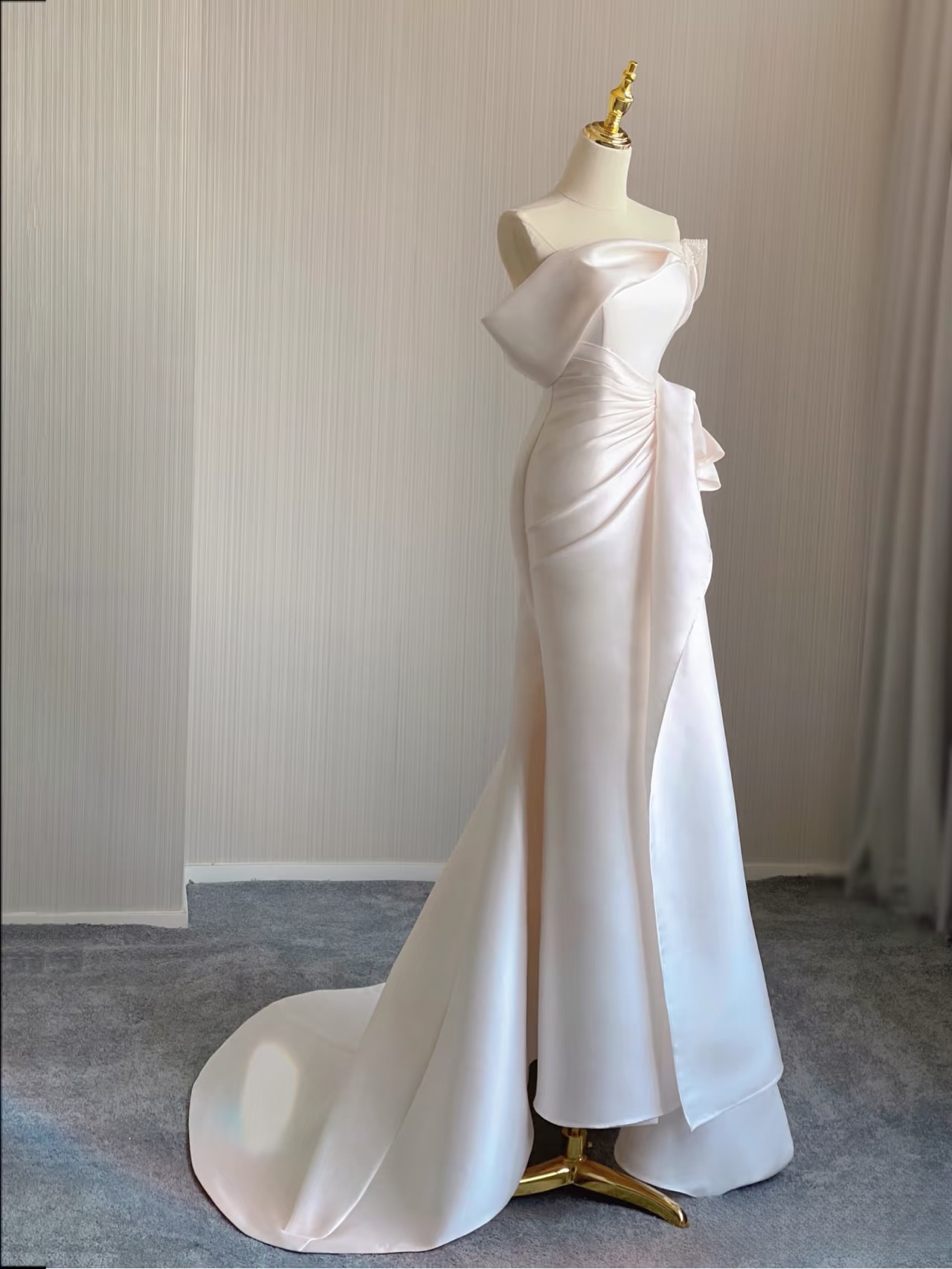 Dream Mermaid Off The Shoulder Satin Wedding Dress With Sleeves Fairytale Autumn Wedding Dresses AU157