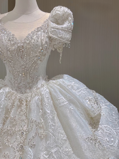 Dream Ball Gown V neck Short Sleeves White Lace Long Wedding Dress Fairytale Autumn Spring Wedding Dresses AU160