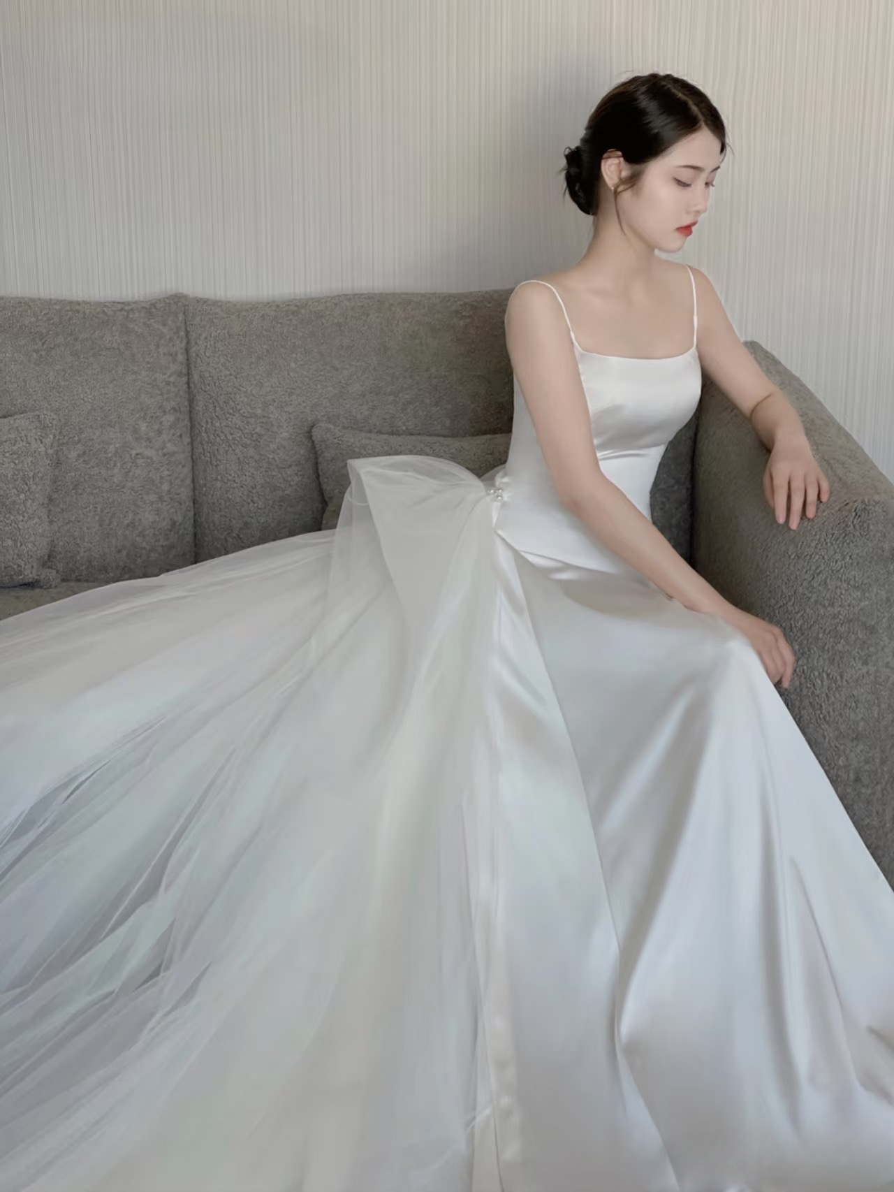 Dream Mermaid Spaghetti Straps Sleeveless Satin White Wedding Dress Fairy Formal Brides Gown Wedding Dresses AU165