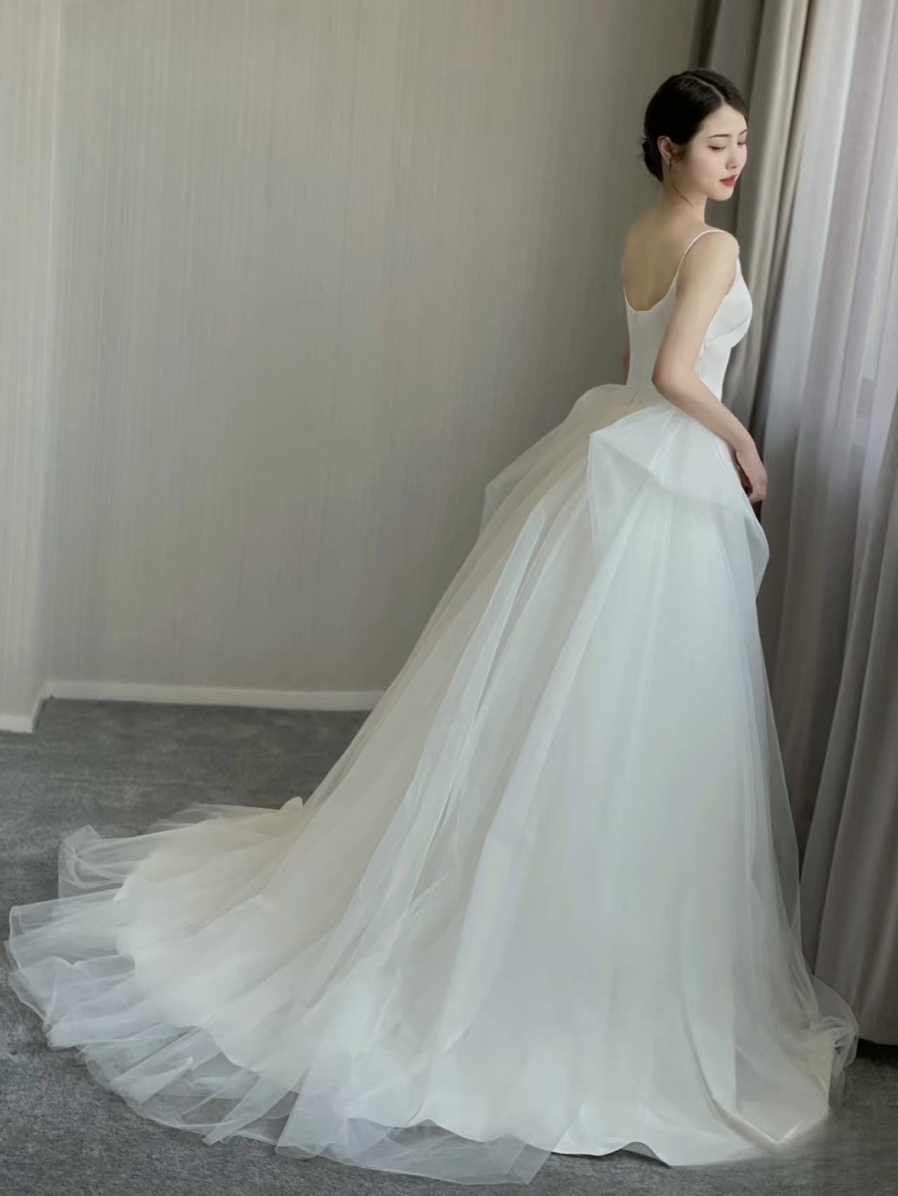 Dream Mermaid Spaghetti Straps Sleeveless Satin White Wedding Dress Fairy Formal Brides Gown Wedding Dresses AU165