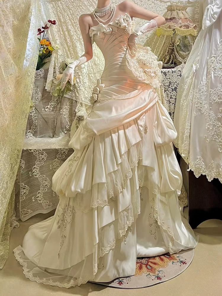 Retro Mermaid Strapless Satin 70s White Fitted Long Wedding Dress Bride Gown Brides Dresses AU165