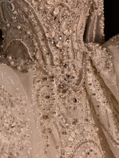 Fairy-tale Ball Gown Square Neck With Long Sleeves Pearls Tulle Brides Gown Bridal Dress Wedding Dresses Style RB6617