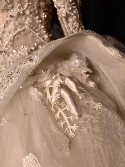 Fairy-tale Ball Gown Square Neck With Long Sleeves Pearls Tulle Brides Gown Bridal Dress Wedding Dresses Style RB6617