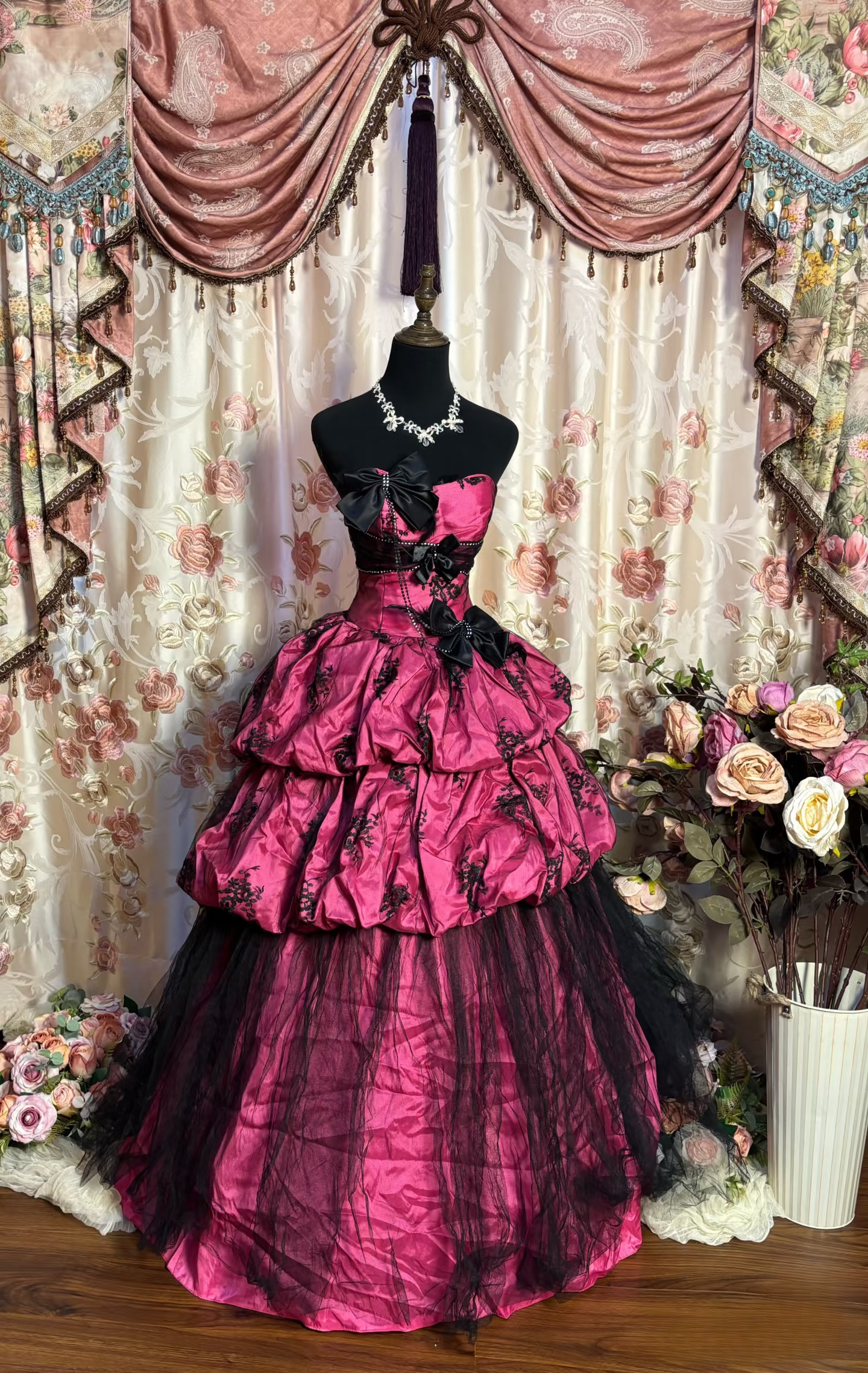 Retro Ball Gown Strapless Hot Pink Satin Black Tulle Long Prom Dresses 80s 70s Prom Gowns AU192