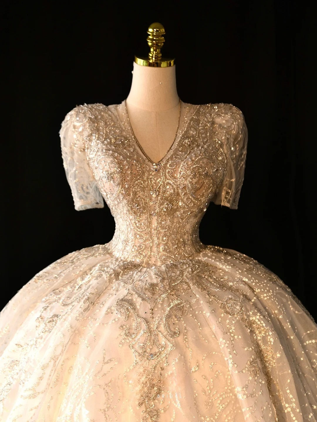 Fairy-tale Ball Gown V Neckline With Half Sleeves Pearls Sequined Long Brides Gown Bridal Dress Wedding Dresses Style RB6626