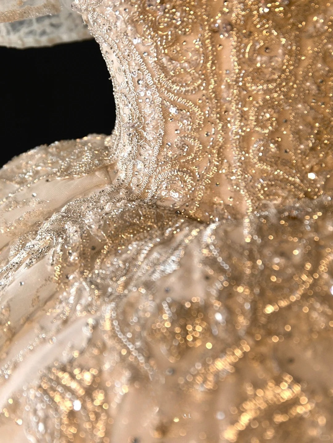 Fairy-tale Ball Gown V Neckline With Half Sleeves Pearls Sequined Long Brides Gown Bridal Dress Wedding Dresses Style RB6626