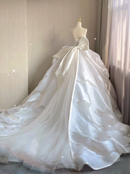 Dreamy Ball Gown Strapless Sleeveless White Satin Long Wedding Dress Fairytale Autumn Spring Wedding Dresses AU217