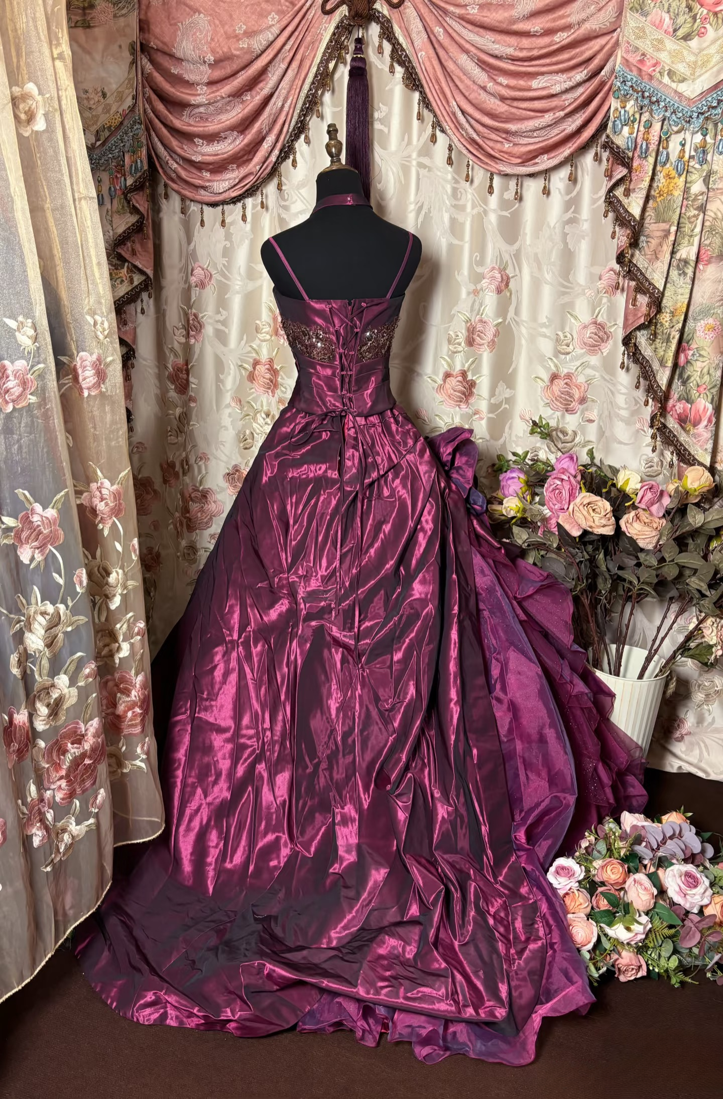 Vintage Ball Gown Spaghetti Strap Grape Taffeta Long Quinceanera Dress Sweet 15 Gown 16 Birthday Dresses AU226