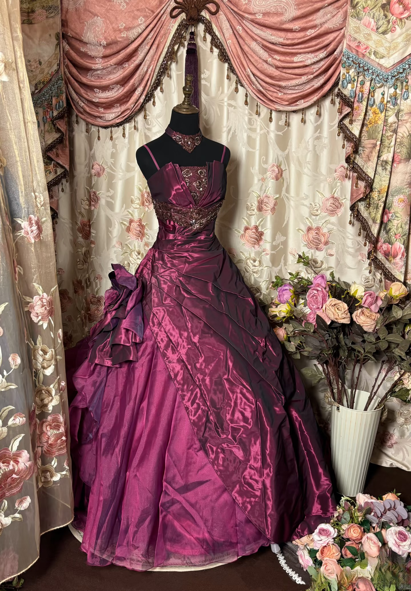 Vintage Ball Gown Spaghetti Strap Grape Taffeta Long Quinceanera Dress Sweet 15 Gown 16 Birthday Dresses AU226