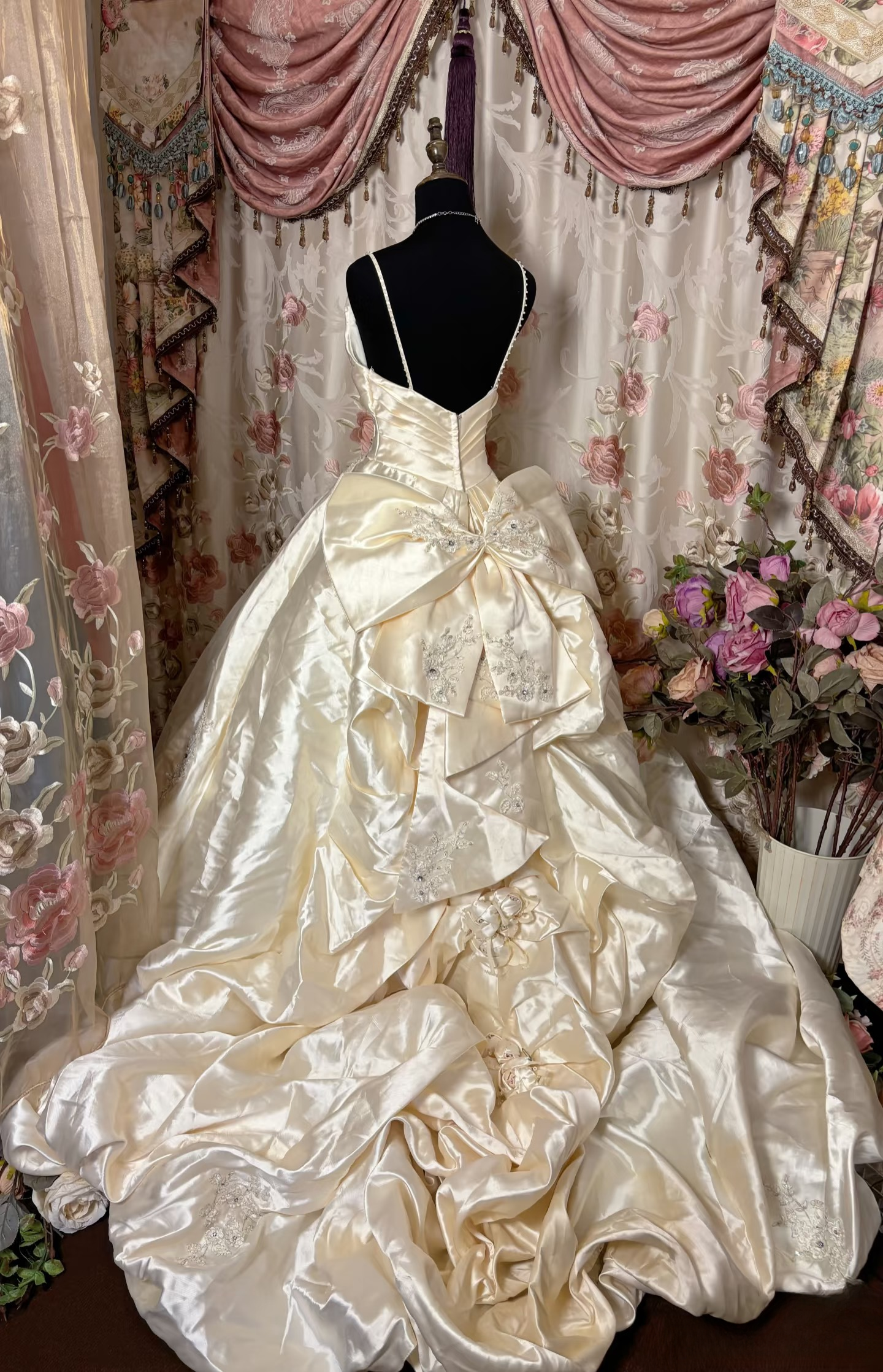 Retro Ball Gown Spaghetti Strap Ivory 70s Fitted Corset Bride Gown Long Wedding Dresses Brides Dress AU272