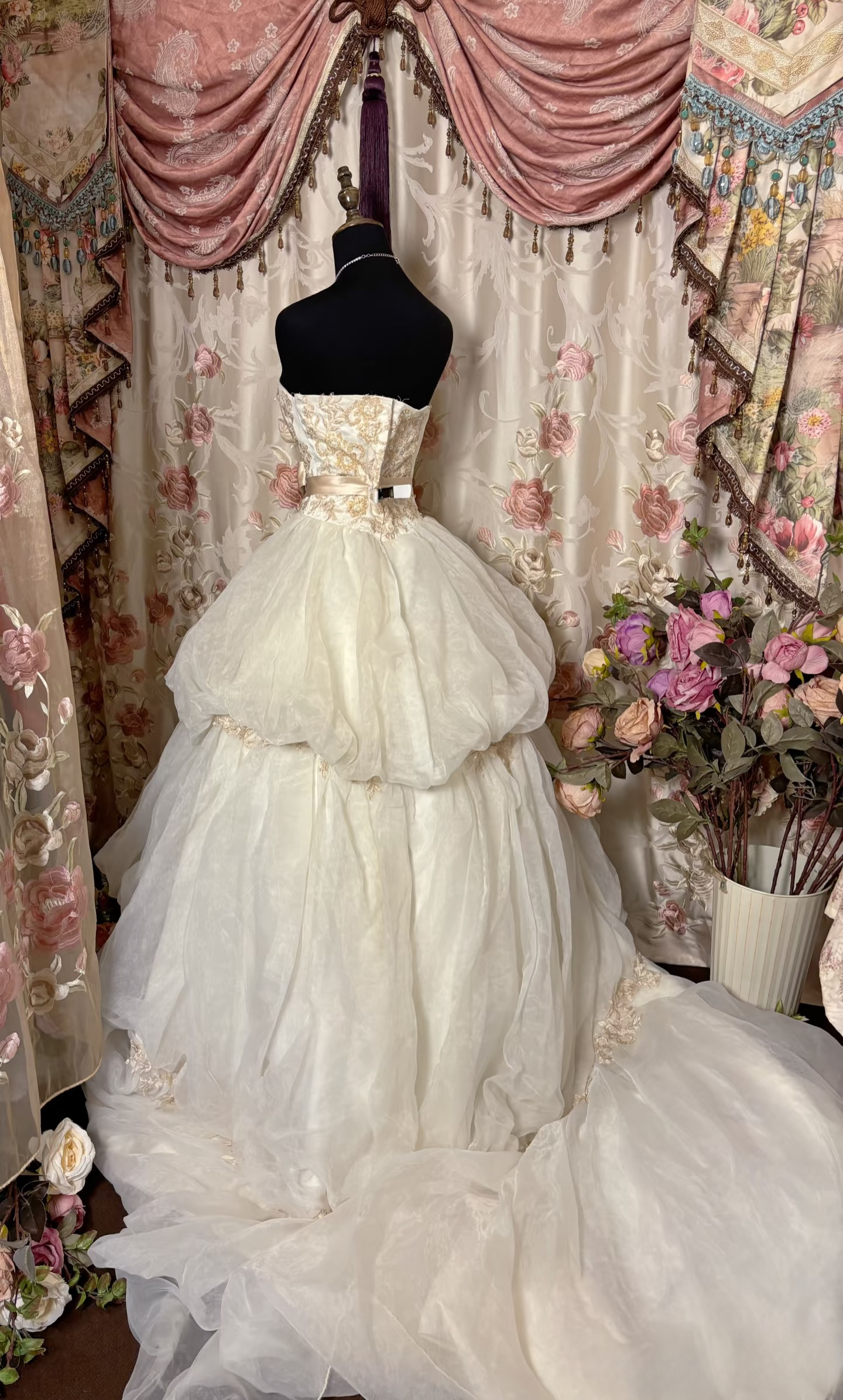Retro Ball Gown Strapless Tulle Ivory 70s Fitted Corset Bride Gown Long Wedding Dresses Brides Dress AU282