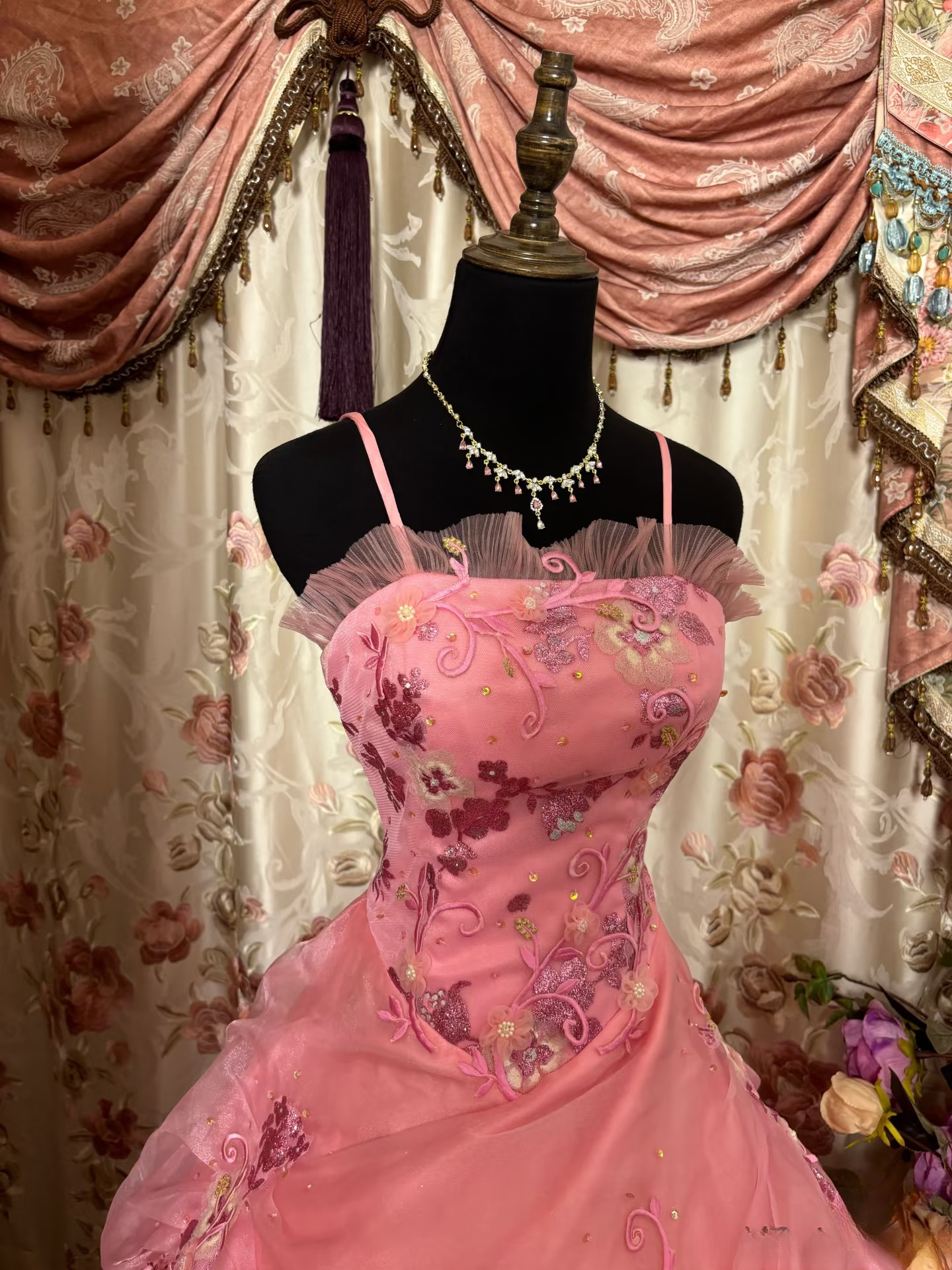 Dazzling Ball Gown Spaghetti Strap Pink Tulle With Appliques Ruffle Layers Long Quinceanera Dresses Sweet 15 16 Birthday Gown AU306