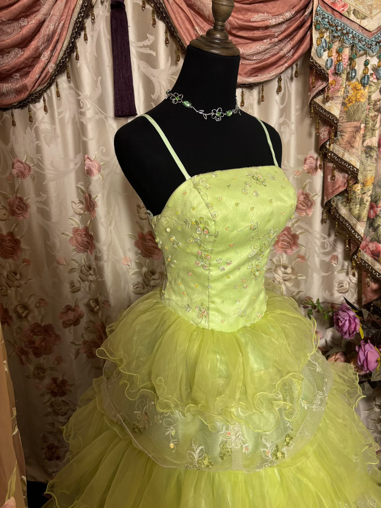 Noble Ball Gown Spaghetti Strap Bud Green With Ruched Ruffles Long Quinceanera Dresses Sweet 15 16 Birthday Gown AU323